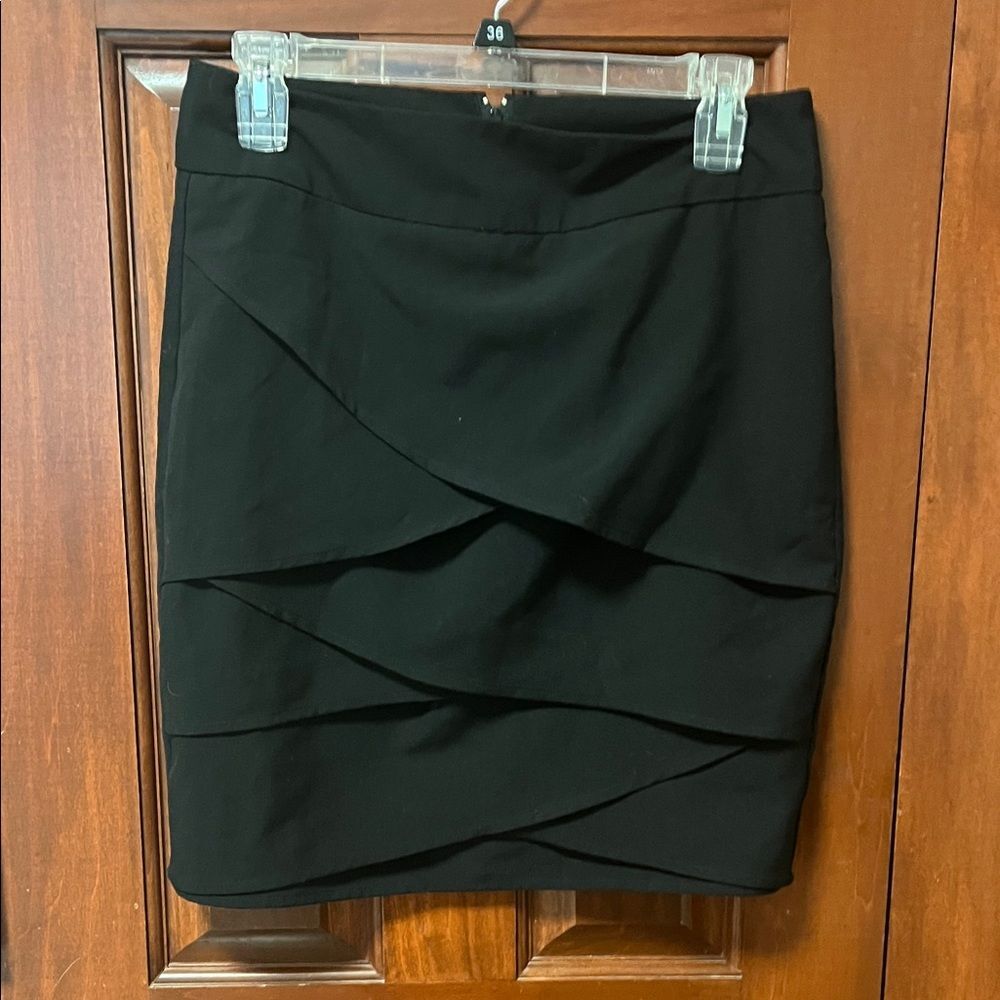 A. Byer Elegant Black Scalloped Skirt size small